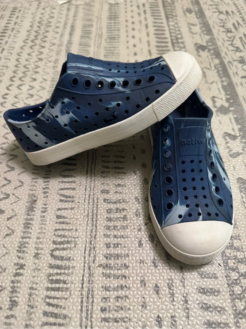 Native Kids Slip-On Water Shoes in Navy and White